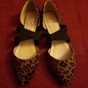 Leopard print flats NWOT